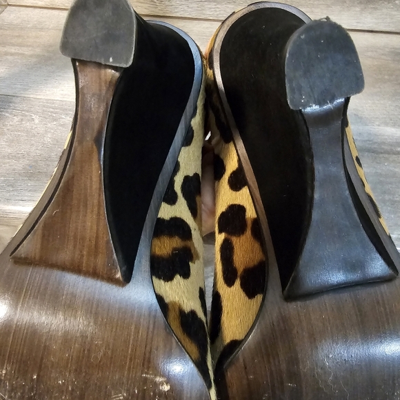 Stuart Weitzman Brown/Beige Leopard Print Wedges Pumps - Picture 11 of 12